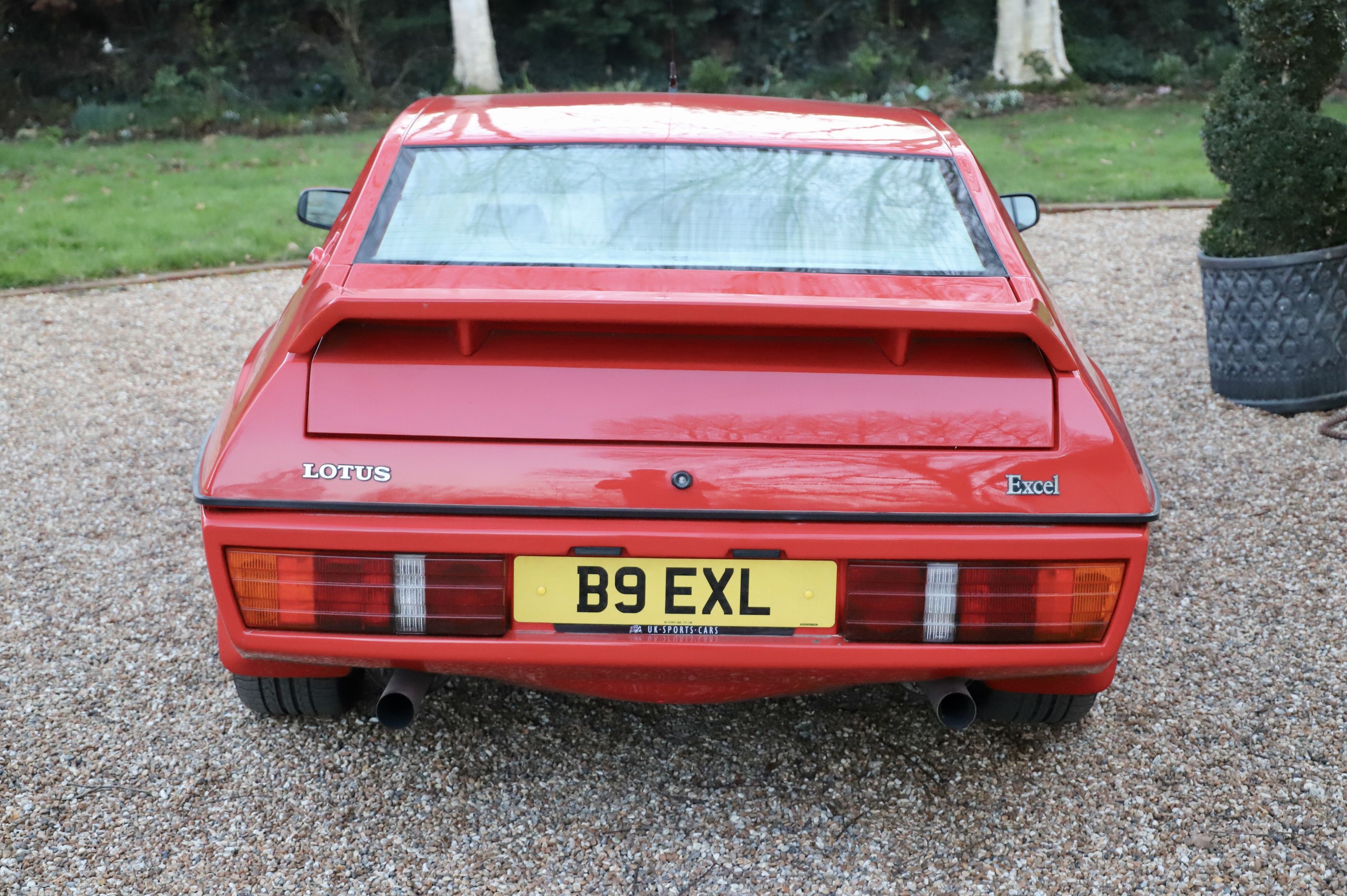 Lotus Excel SE, 1990. Absolutely stunning in Calypso Red For Sale