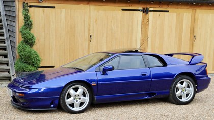 Lotus Esprit S4 Turbo, 1995.  Azure Blue metallic.