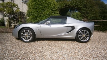 Lotus Elise 2004 111R Silver VGC JUST SERVICED