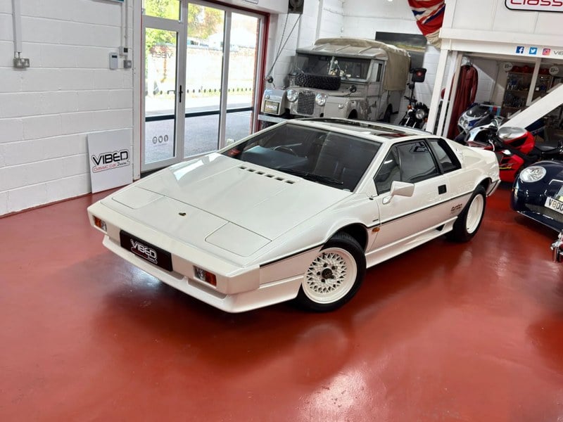 1985 Lotus Esprit - 2 1985 Lotus Esprit - 2