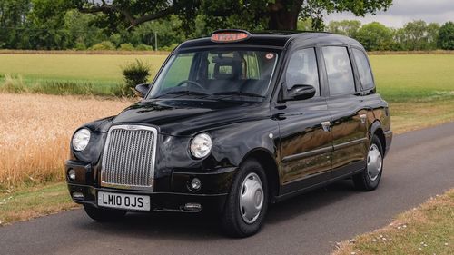 Picture of TAXI - 2010 LTI TX4 Gold - For Sale