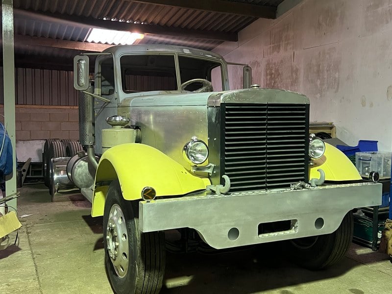 1955 Mack LTL