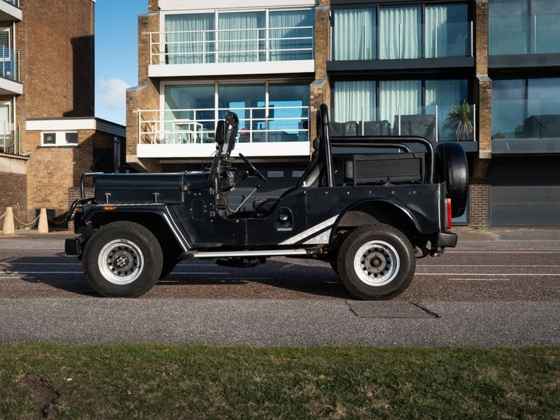 Rapid Classics: Eine Suche. Alle Oldtimer. 7 » Rapid Classics: Eine Suche. Alle Oldtimer. 1992 Mahindra Jeep