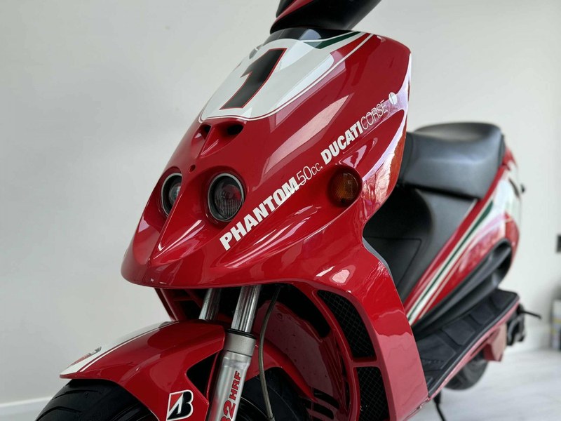Capirex Phantom F12 Ducati 2004 Malaguti Phantom Red Automatic
