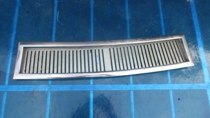 Central heater air intake grill for Maserati Mistral
