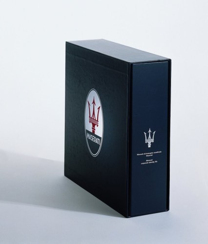 Maserati corporate identity manual rare In vendita