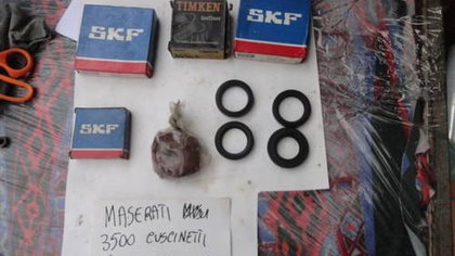 Bearings and oil seals for gearbox Maserati 3500