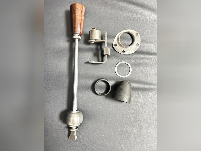 Gearbox lever and accessories for Maserati Mistral and Indy