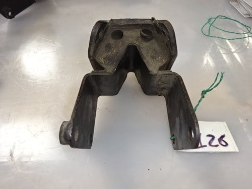 Cross member bracket for Maserati Quattroporte s3 and Kyalam Te koop