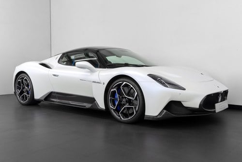 MASERATI MC20 3.0 V6 COUPE 2021/71 £78,000 OF OPTIONAL SPEC SOLD