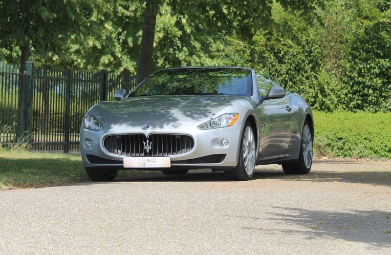 2010 Maserati Grancabrio - 1 2010 Maserati Grancabrio - 1