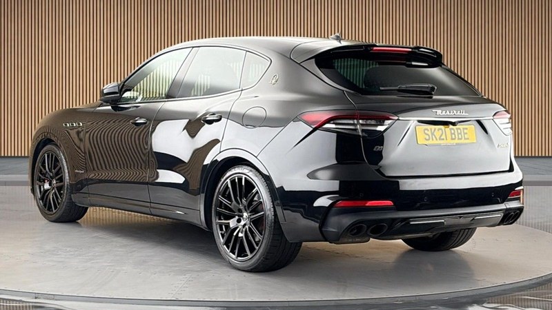 2021 Maserati Levante - 2 2021 Maserati Levante - 2