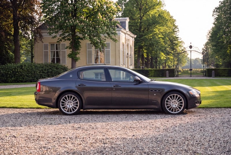 2010 Maserati Quattroporte - 2 2010 Maserati Quattroporte - 2