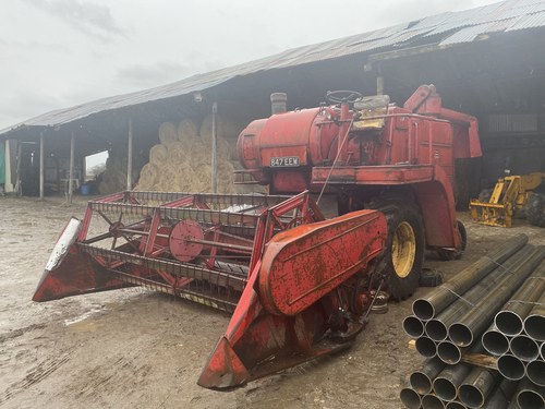 1966 Massey Ferguson 500 combine In vendita