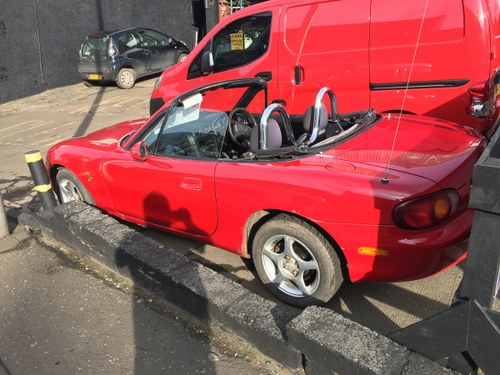 2001 £995 Mazda MX5 with years Mot ready for summer fun now! For Sale