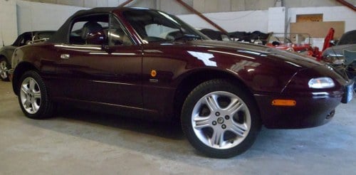 1996 Mazda MX-5 Merlot. Immaculate with only 40,000 mil In vendita