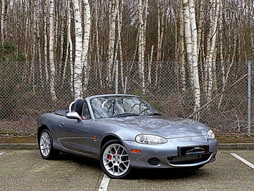 2004 Striking, low mileage MX-5 Special Edition. Leather Seats For Sale