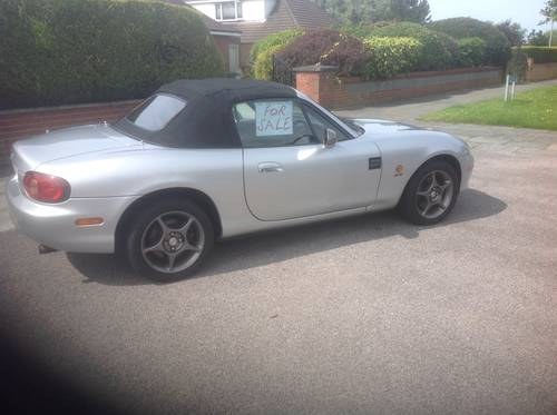2005 Very low mileage Inc Factory Hard Top ICON edition For Sale