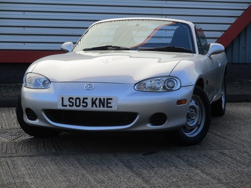 2005 Exceptional low mileage MX5 1.6 1 Owner. MX5 SPECIALISTS In vendita
