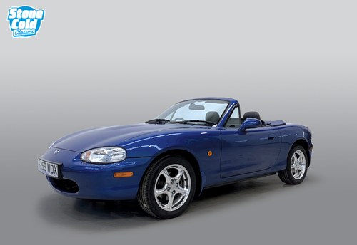 1999 Mazda MX5 10th Anniversary 1 owner and 18,000 miles VENDU