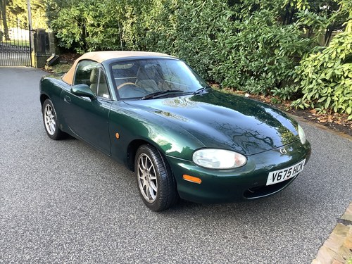 1999 Mazda MX-5 SE in racing green For Sale by Auction