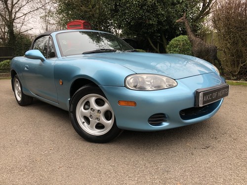 2001 Lovely low mileage, good colour combo summers coming!! MX5 In vendita
