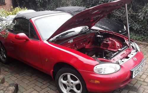 Mazda Mx-5 1.8iS (36k with V5)..rolling resto /project. (picture 1 of 16)