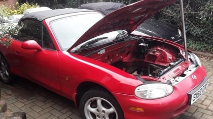 Mazda Mx-5 1.8iS (36k with V5)..rolling resto /project.