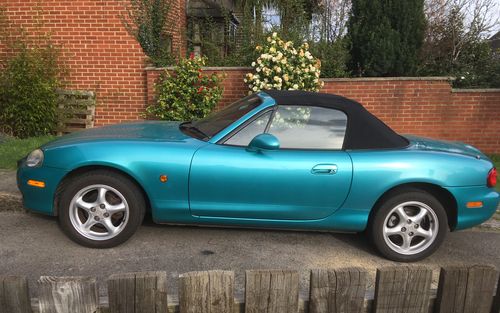 2003 Mazda MX-5 NB (picture 1 of 43)