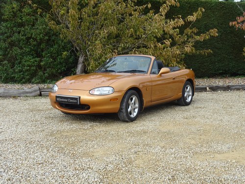 1998 Mazda MX-5 Convertible - One family Ownership En Venta