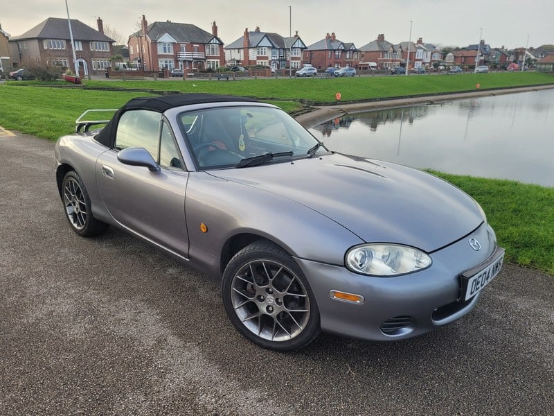 2004 Mazda MX-5 NB