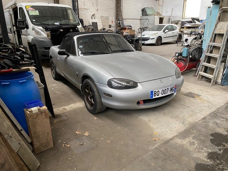 2000 Mazda MX-5 - 2 2000 Mazda MX-5 - 2