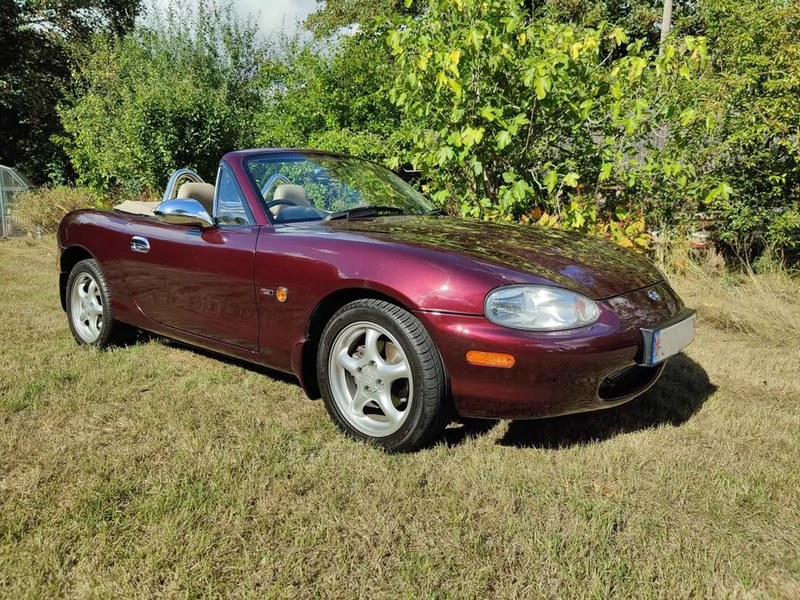 2000 Mazda MX-5 - 1 2000 Mazda MX-5 - 1