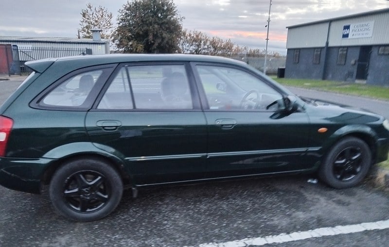 2002 Mazda 323 - 2 2002 Mazda 323 - 2