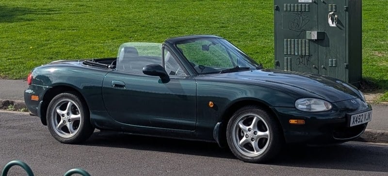 2000 Mazda MX-5 - 1 2000 Mazda MX-5 - 1