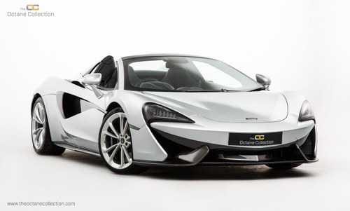 2018 MCLAREN 570S SPIDER // 3K MILES // SUPERNOVA SILVER // RHD Till salu