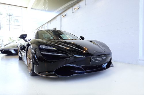 2019 Stunning near new 720S Luxury,Cosmos Black, all extras For Sale