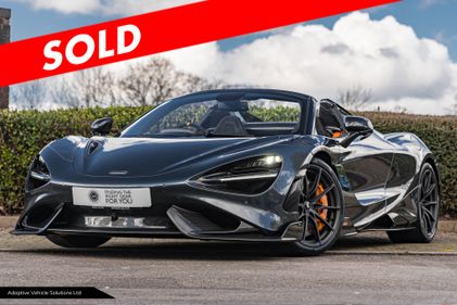 Picture of 2022 Rare McLaren 765LT Spider Carbon + Lifting + B&W - For Sale