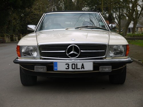 1985 MERCEDES BENZ R107 V8 LOVELY CONDITION For Sale