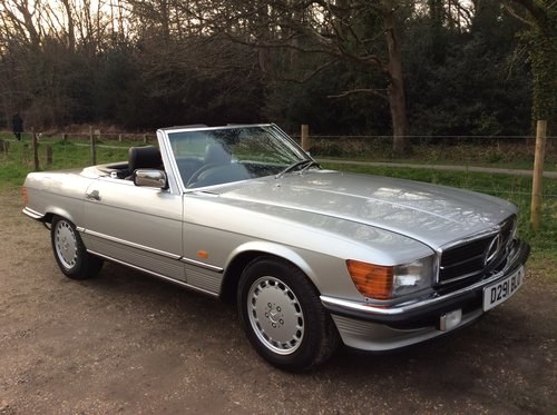 1987 Stunning r107 300SL with only 40,000 miles For Sale