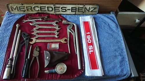 Mercedes Benz tool kit w107 sl w113 Pagoda sl w108 In vendita