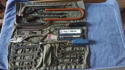 Mercedes Benz w121 190 sl tool kit For Sale