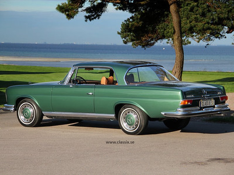 Fully restored Mercedes 280SE 3,5 in mossgreen, manual LHD