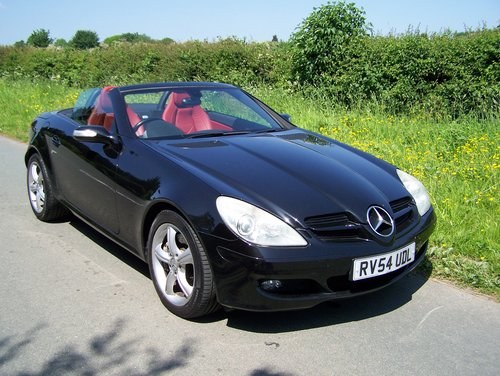BEAUTIFUL 2004 (54) SLK 350 EXTENSIVE SERVICE HISTORY        For Sale