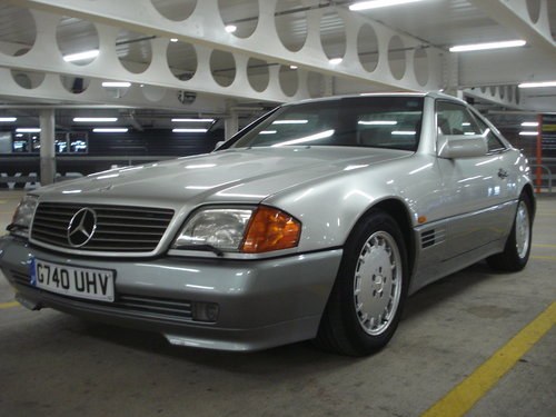 1989 Very early Mercedes R129 500SL V8 2+2 with FSH SOLD