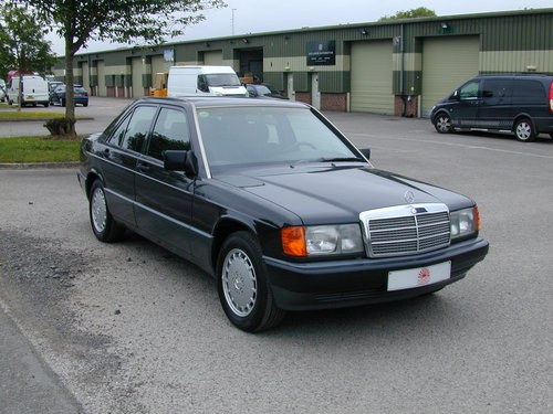 1991 MERCEDES BENZ 190 2.0e AUTOMATIC LHD LOW MILES! EXCEPTIONAL! In vendita