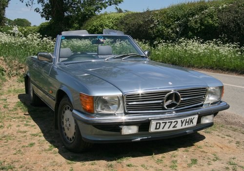 1987 Classic Mercedes Benz SL 420 (R107)  In vendita