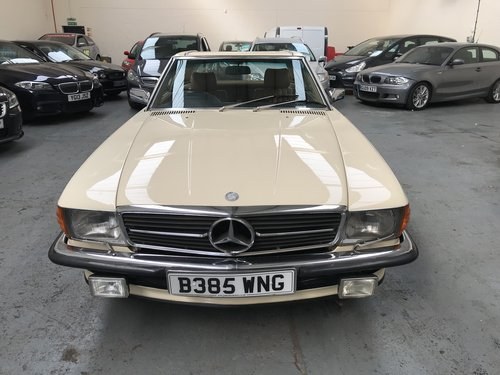 1985 Mercedes-Benz 500 5.0 SL 2dr £18,000 In vendita