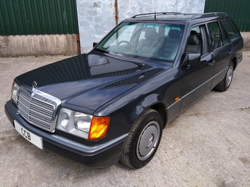 Mercedes 230TE Estate 2.3 litre – 1989G In vendita