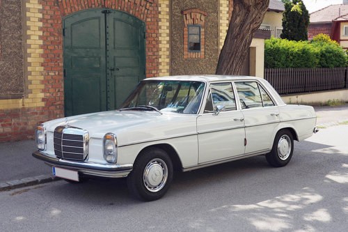 1971 Mercedes-Benz 230 For Sale by Auction